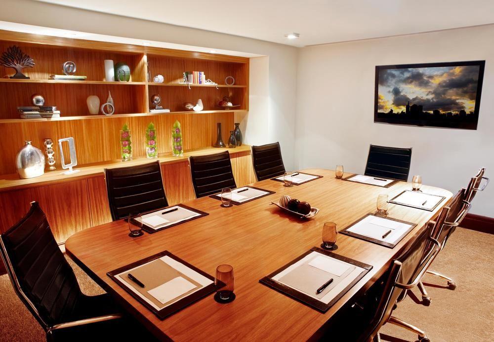 Renaissance Sao Paulo Hotel Bagian luar foto A boardroom at a hotel