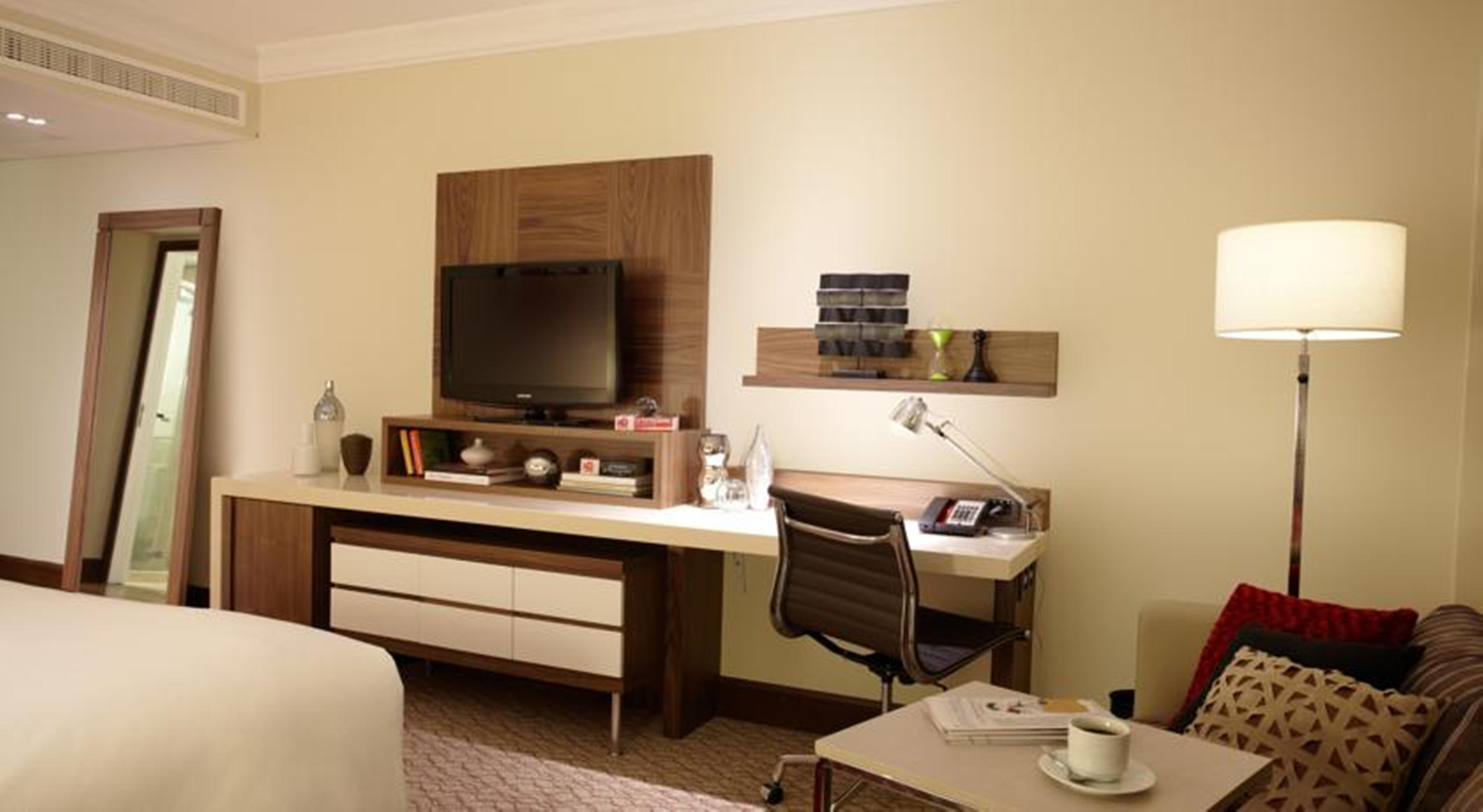 Renaissance Sao Paulo Hotel Bagian luar foto A typical hotel room