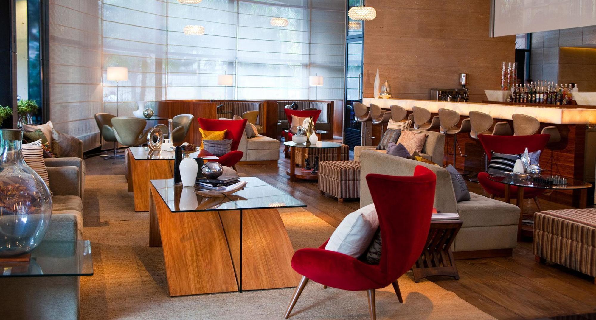 Renaissance Sao Paulo Hotel Bagian luar foto The lounge at the airport